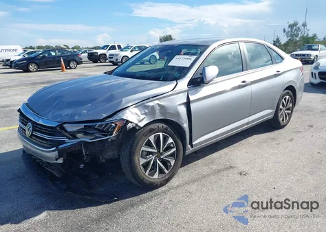 2024 Volkswagen Jetta 1.5T S из США, поврежденный, VIN 3VW5M7BU7RM093576